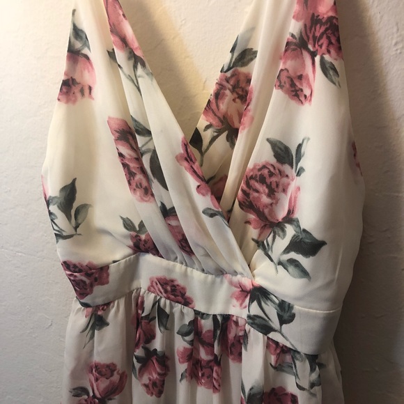 Backless Rose Floral Romper - Picture 5 of 5